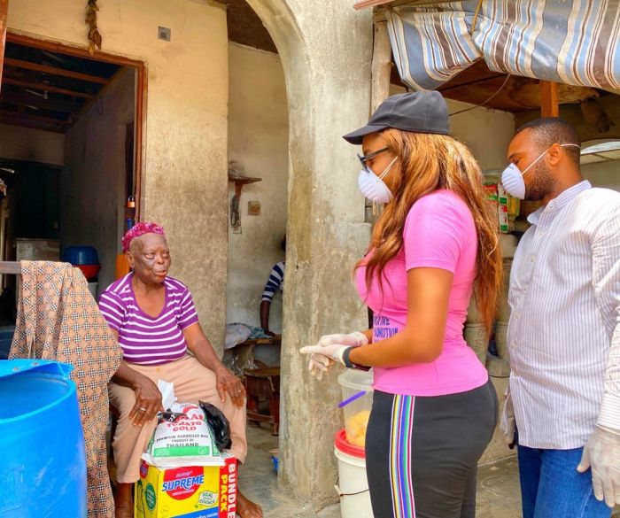 Chika Ike Distributes Food Items And Relief Material To People In Lagos