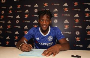 Chelsea complete Batshuayi transfer