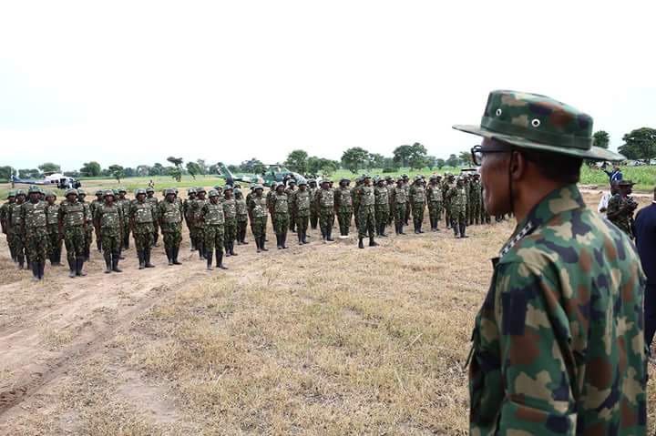 Buhari rocks full Army attire [PHOTO]