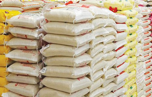 Customs seizes 853 bags of rice, 395 kegs of 25 liters of vegetable oil in Oyo, Osun States