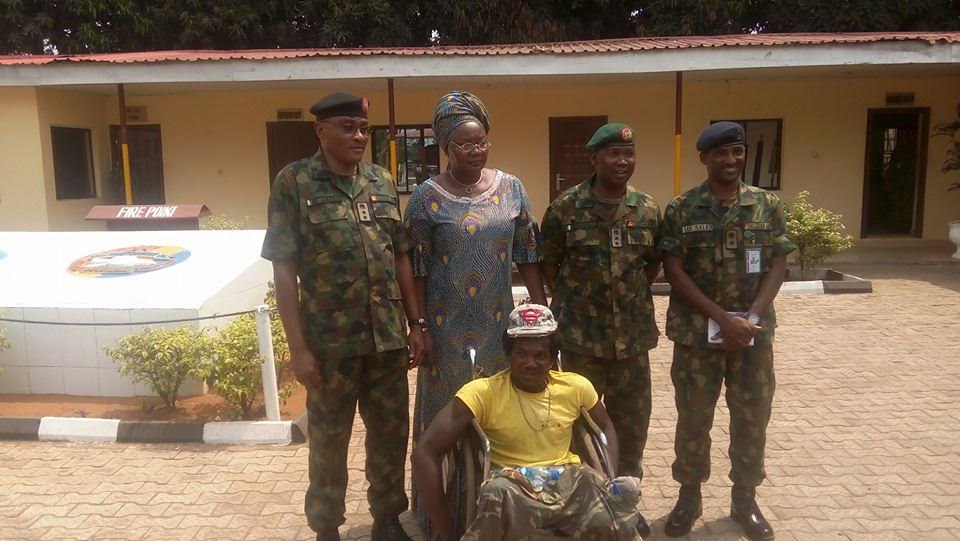 PHOTONEWS: Army visits cripple its men assaulted, presents him with gifts