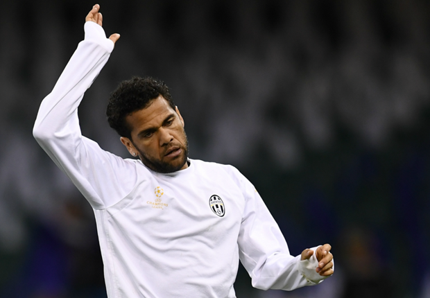 Dani Alves finally reveals why he snubbed Guardiola, Manchester City