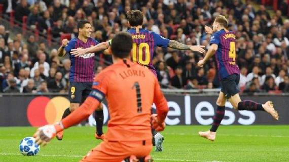 Barcelona becomes first team to qualify for Round of 16