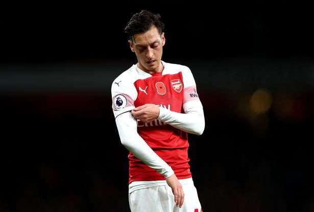 Petit blasts Ozil, says playmaker has been "a ghost for two years"