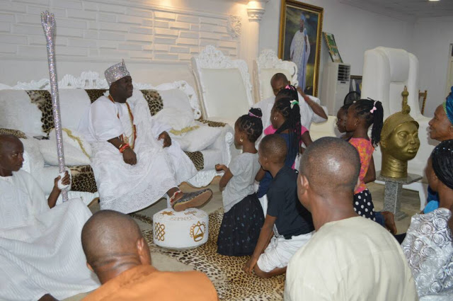 Ooni Of Ife Celebrates Yuletide With The Less Privileged Orphans & Physically Challenged Children (Photos)