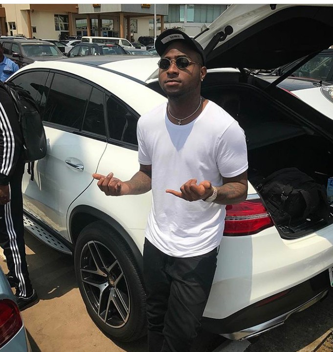 Davido Travels To Ekiti State By Road Amidst Heavy Security (Photos)