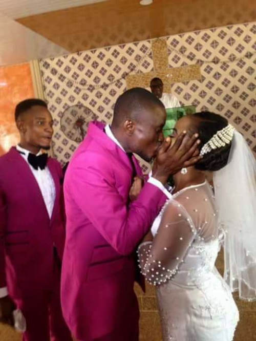 Couple's 'You May Kiss Your Bride' Photo Goes Viral...