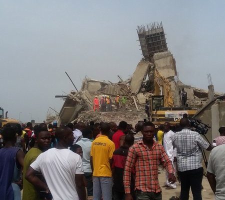 BREAKING: Many trapped as another  building collapses in Lagos (Photo)