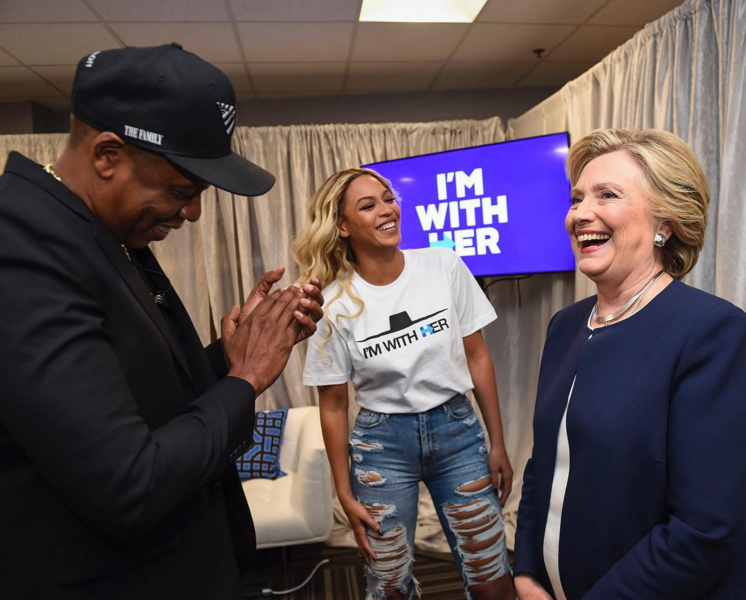 Photos: 12 times Beyonce totally slayed in Shredded Jeans and Tees