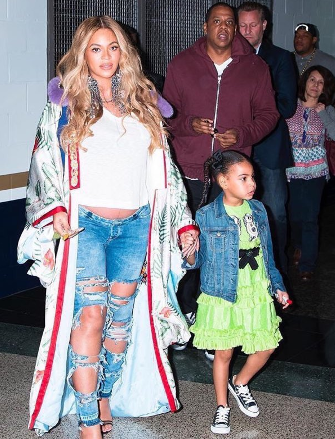 Photos: 12 times Beyonce totally slayed in Shredded Jeans and Tees