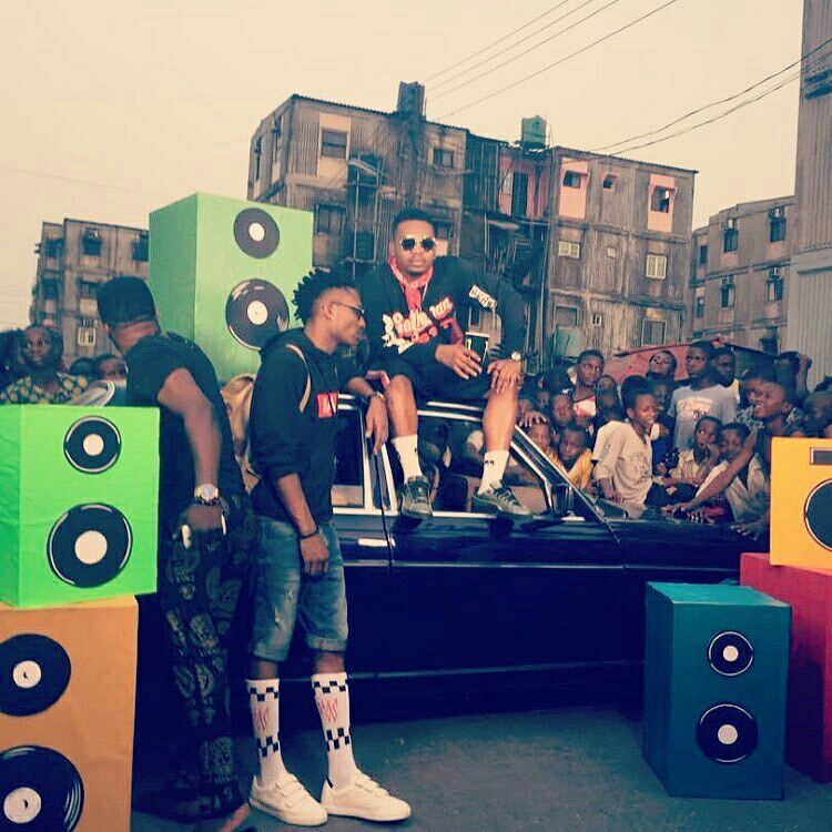 Efe and Olamide Take To The Streets To Shoot Video For 'Warri'