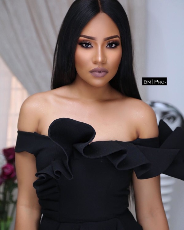 Anna Banner The Stunner Stuns In Black Dress For #TheCasuals17 Wedding