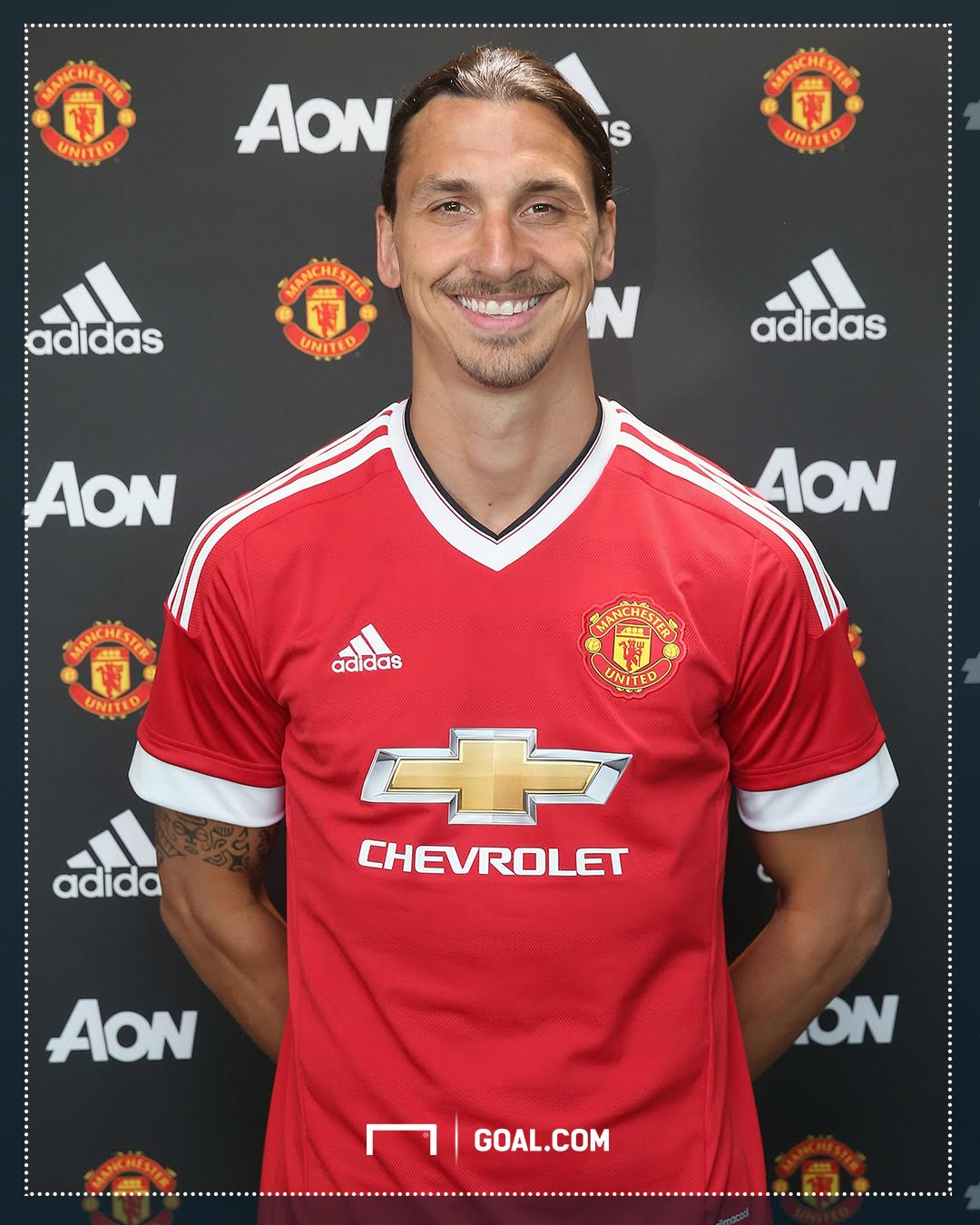 OFFICIAL: Manchester United Sign Ibrahimovic - Exclusive Photos