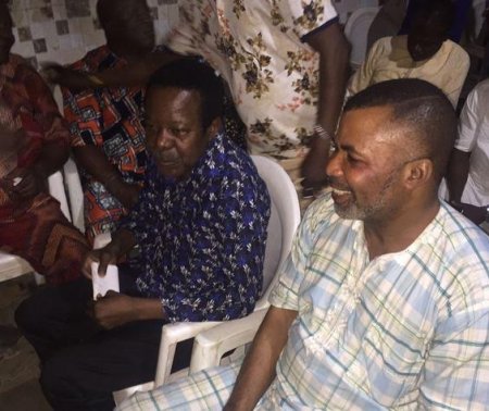 See The N10m Cheque and Mercedes Benz SUV King Sunny Ade Got From Fan (Photos)