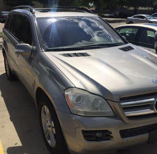 See The N10m Cheque and Mercedes Benz SUV King Sunny Ade Got From Fan (Photos)