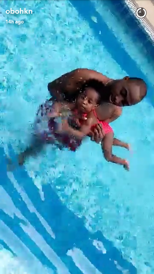 Davido Enjoys Swimming With His Beautiful Daughter Imade Adeleke (Photos)