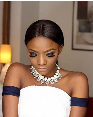 Singer Simi Looks Breathtakingly Beautiful In New Makeup Photos
