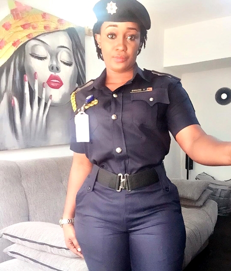 A S*xy Nigerian Female Firefighter Has a Message for Nigerians, But the Photos of Her Beauty is Breaking the Internet