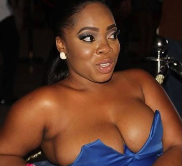 Fashion or Nvdity? See How This Woman Exposed Herself at a Party (Photo)