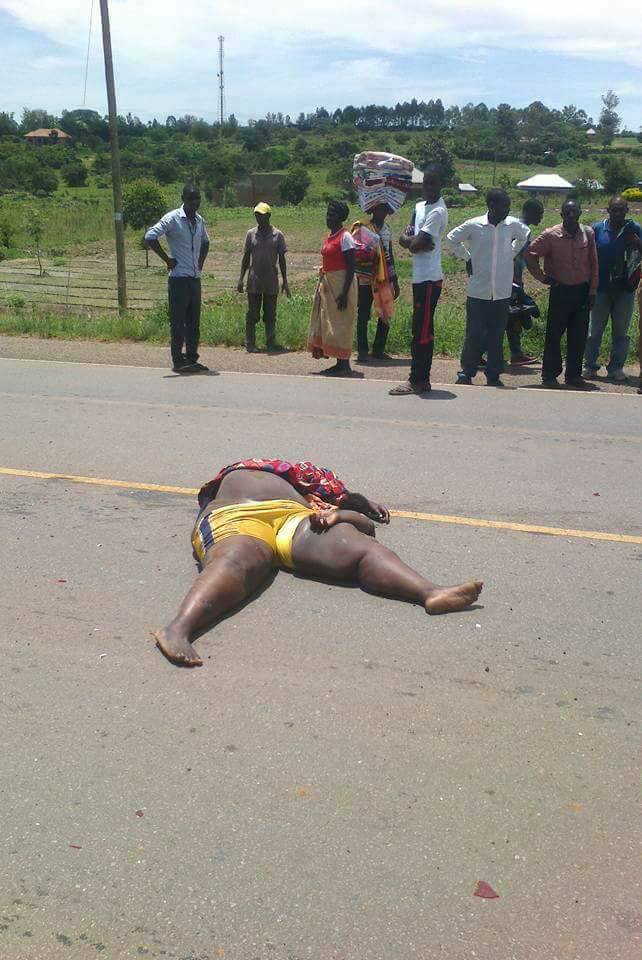 Oh No! Speeding Bus Crushes Woman to Death as She Tried to Cross the Expressway (Photos)