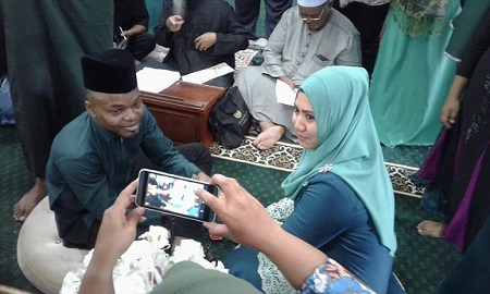 See Photos From the Wedding Between an Igbo Man and His Muslim Girlfriend in Malaysia People are Talking About