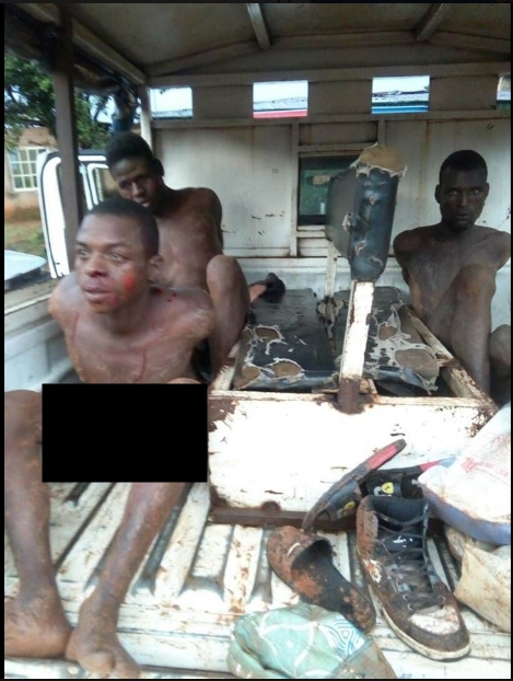 See Notorious Thieves Beaten Mercilessly After They were Caught Vandalizing Transformers in Imo