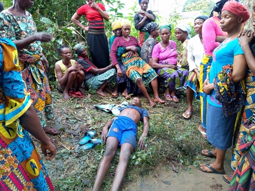 Residents of Rivers Community in Tears as Security Operatives Allegedly Shoot Dead 3 Youths (Photos)