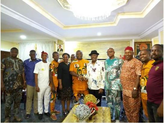 Gov. Obiano Poses with Ifeanyi Ubah at His Aguleri Home after His Victory (Photos)