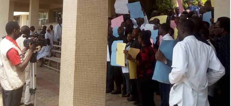 JUTH Resident Doctors Protest Against Management