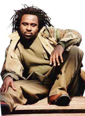 Drama as Popular Reggae Musician is Arrested While Leaving Lagos Court...Checkout His Offence