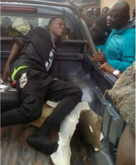 Motorcycle and Handbag Snatcher Caught and Tied Up by Vigilante in Anambra (Photos)