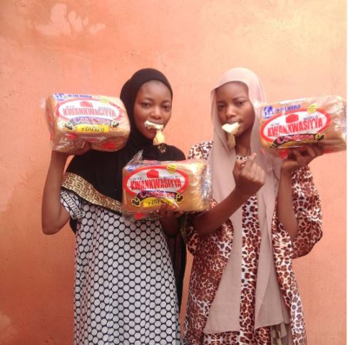 2019 Presidency Race: Rabiu Kwankwaso Begins Campaign with 'Special Bread' (Photos)