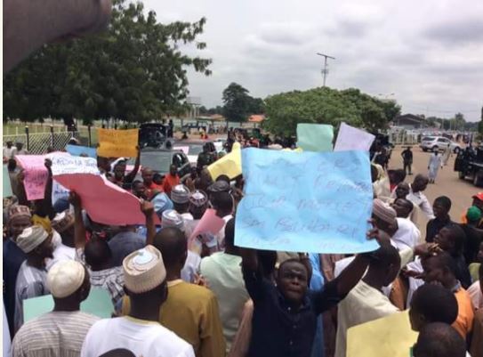 We Support Buhari to Stay in Office, Not to Step Down - Kaduna Youths Protest for Buhari (Photos)