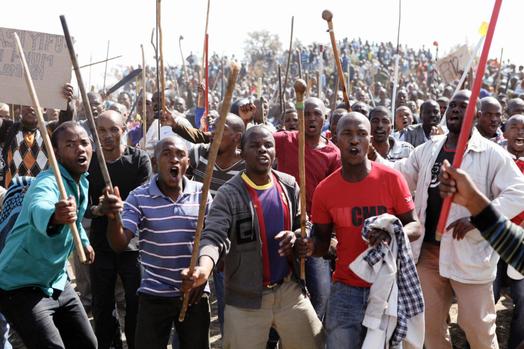 BREAKING News: Iyana-Ipaja Boils as Police Clash with Hoodlums in Lagos BREAKING News: Iyana-Ipaja Boils as Police Clash with Hoodlums in Lagos