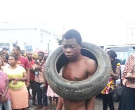 Man Narrowly Escapes Jungle Justice in Calabar After Stealing Garri (Photo)