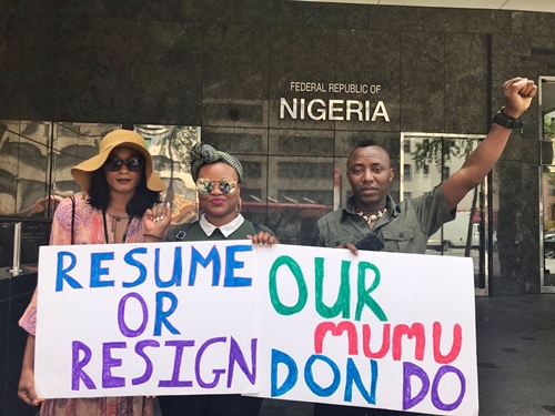 SaharaReporters Publisher, Yele Sowore Leads #ResumeOrResign Protest Against Buhari in New York (Photos)