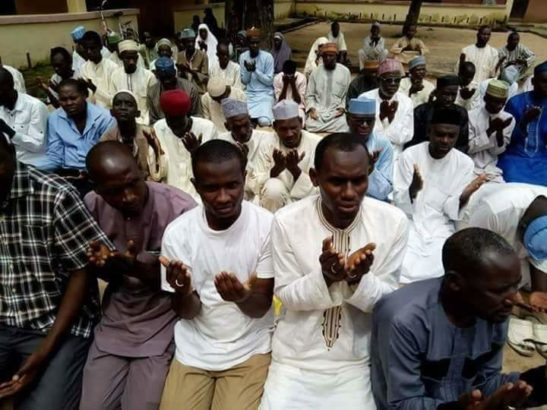 Adamawa Civil Servants Owed 4-months Salary Offer Special Prayers in Front of their Office (Photos)