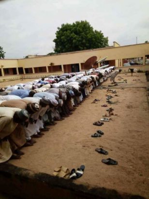 Adamawa Civil Servants Owed 4-months Salary Offer Special Prayers in Front of their Office (Photos)