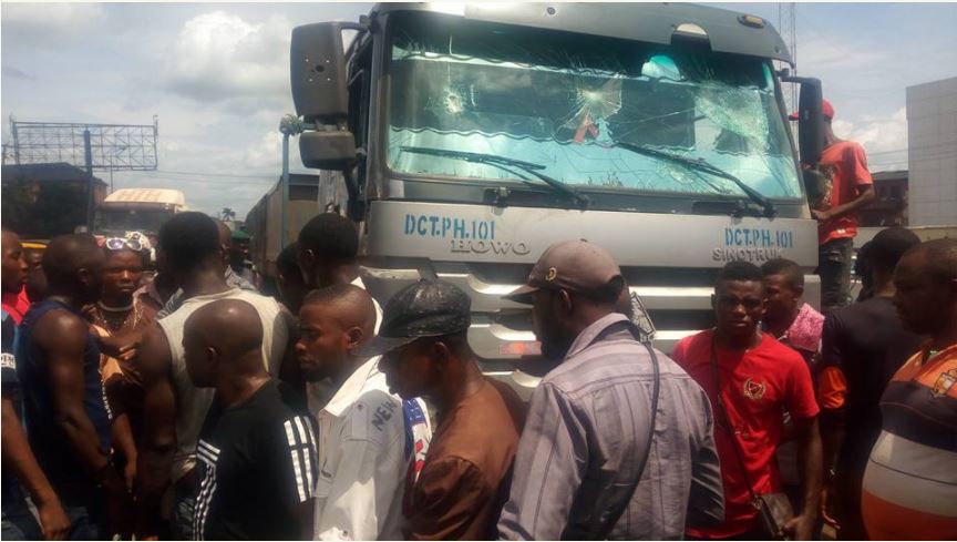 Dangote Truck Hits 2 People in Upper Iweka, Onitsha (Photos)