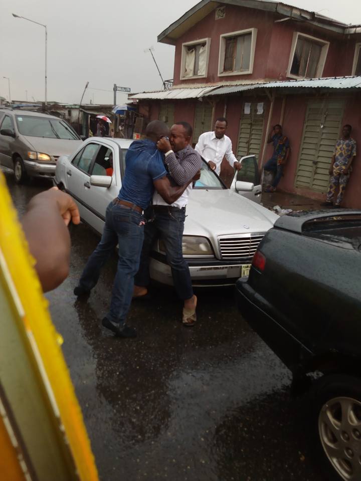 Two Men Fight Publicly In Lagos Over Refusal to Pay for Ana.l Sex