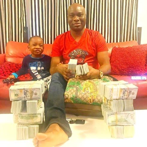Flamboyant Dubai-Based Nigerian 'Money Man' Shows Off Stacks Of Cash (Photos)