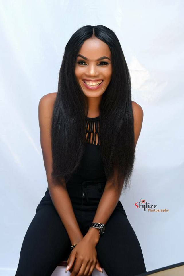 Nigerian Lady poses without clothes for her 21st birthday photoshoot