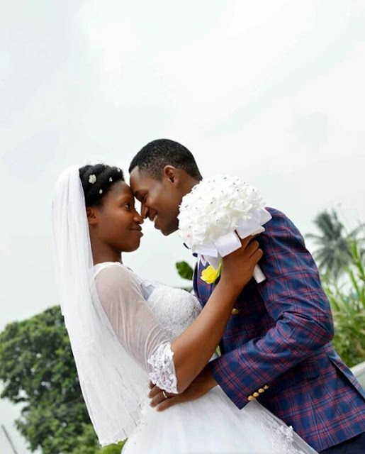 Photo of a Make-up Free Bride Looking Simple On Her Wedding Day