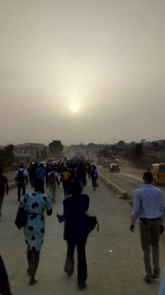 Lagosians resort to trekking as major roads are blocked due to President Buhari's scheduled visit
