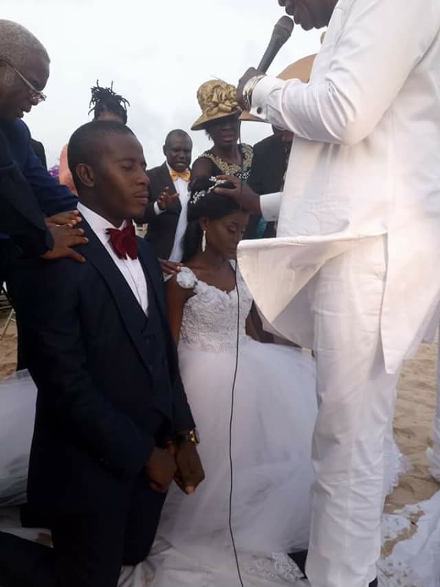 Nigerian Couple hold Church wedding and reception at beach in Lagos. (Photos)