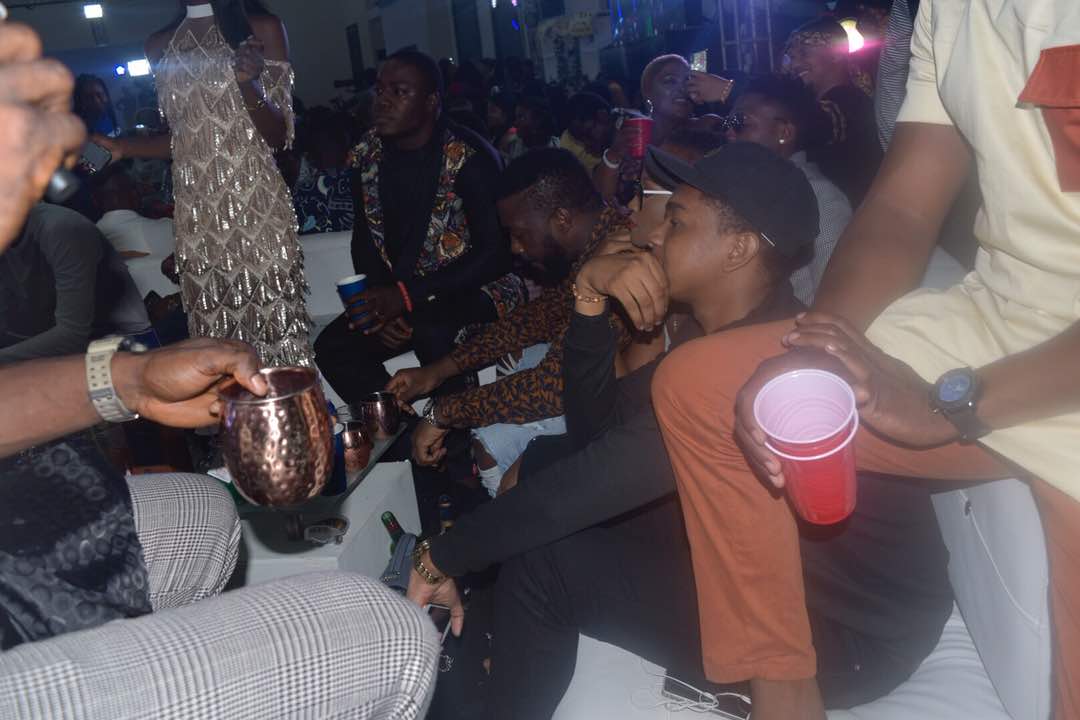 #BBNaija: 'See Gobbe' winner, Efe spotted alongside other former housemates at live show in Lagos.