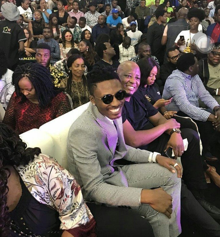 #BBNaija: 'See Gobbe' winner, Efe spotted alongside other former housemates at live show in Lagos.