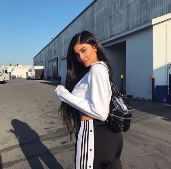 Kylie Jenner flaunts amazing body two months after child delivery. (Photos)