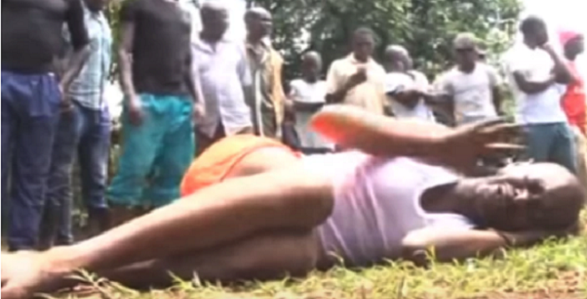 Houseboy sleeps with employer's wife, releases maggots from his private part (Video)
