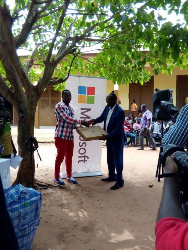 Microsoft donates laptops, mathematical sets, projector, printer and more to Ghanaian school where teacher drew Ms Word